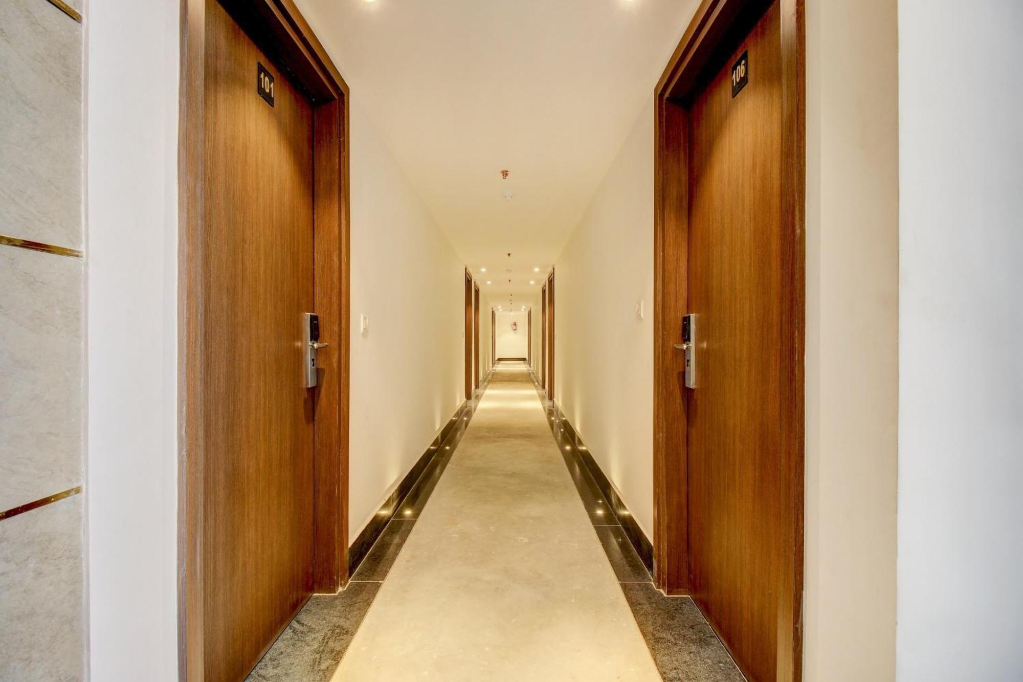 Hotel Super Townhouse Oak Aurelia Grand à Lucknow Extérieur photo