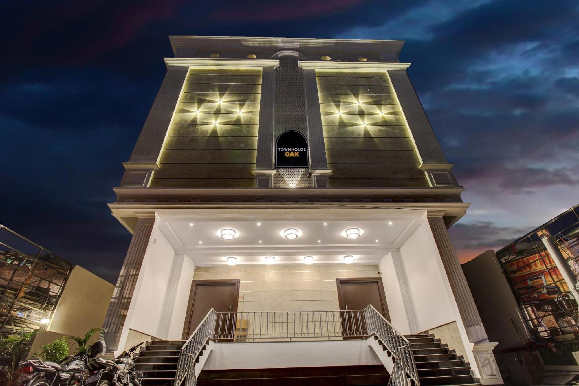 Hotel Super Townhouse Oak Aurelia Grand à Lucknow Extérieur photo