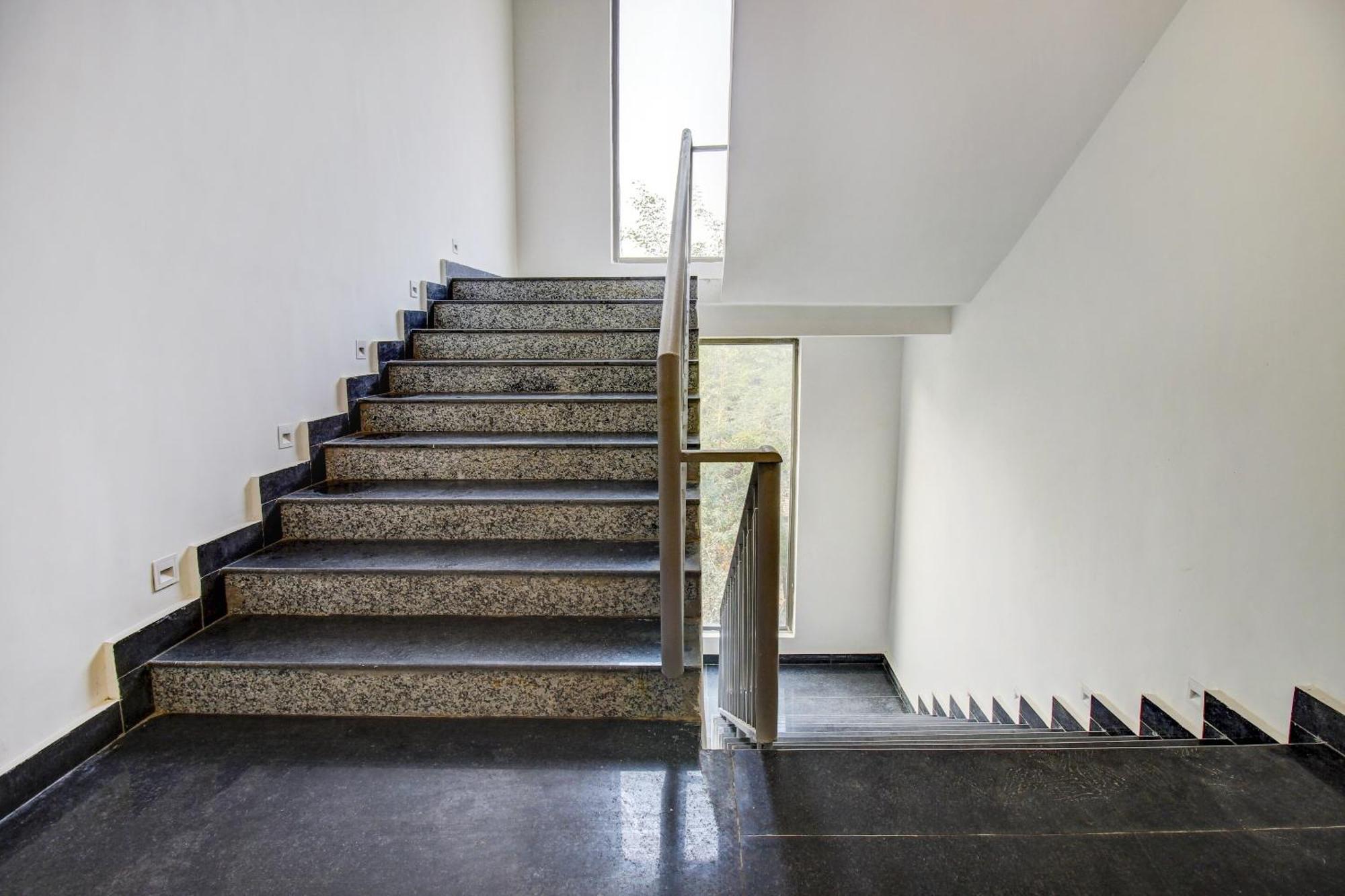 Hotel Super Townhouse Oak Aurelia Grand à Lucknow Extérieur photo